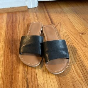 Beach by Matisse black slide sandals, size 8
